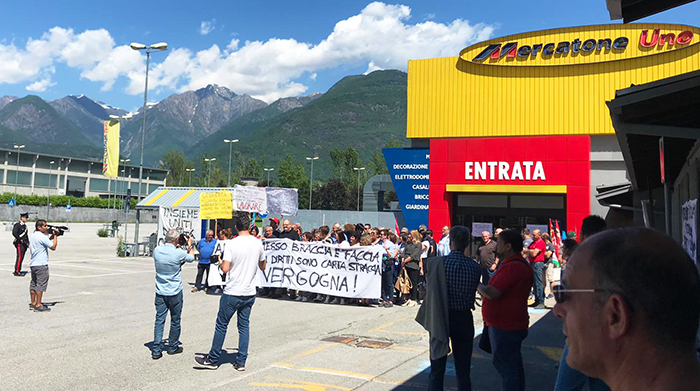 Potere al Popolo Ossola vicina ai lavoratori del Mercatone Uno: "Non li lasceremo soli"
