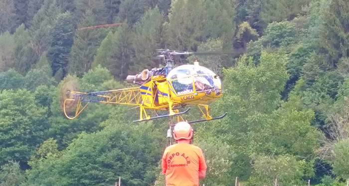 Un fulmine la causa dell'incendio divampato a Premia. Situazione sotto controllo