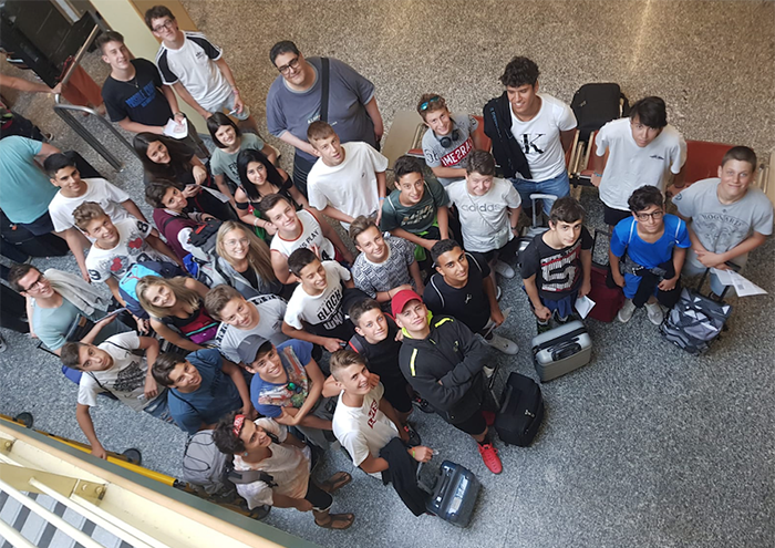34 studenti domesi a piedi verso Santiago di Compostela 