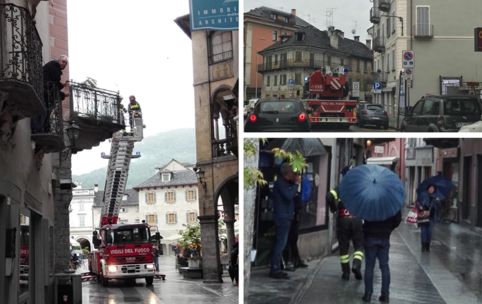 Piovono calcinacci in piazza Mercato, intervento dei Vigili del fuoco