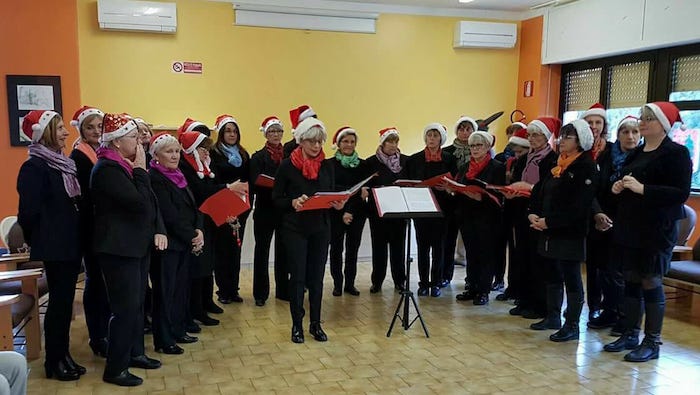 Canzoni di Natale a fin di bene: in scena il Coro Gaudium & friends 