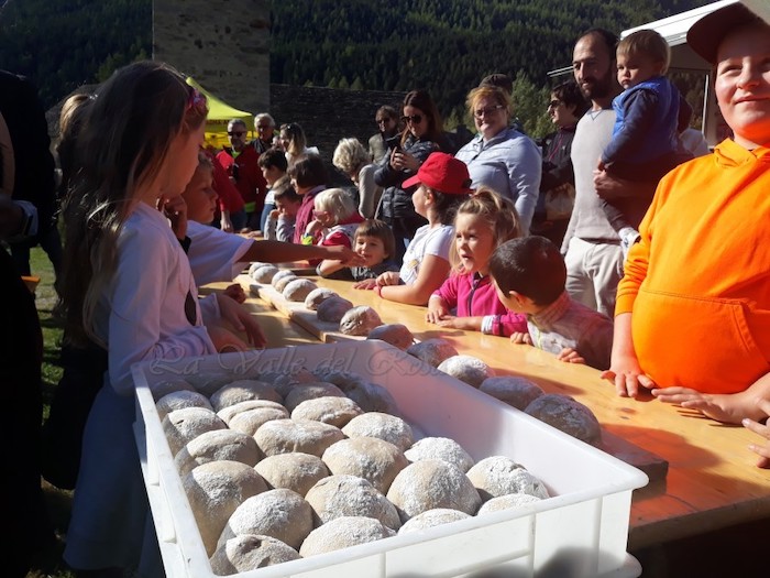 Da Macugnaga alla Valle Antrona, festeggiato "lo pan ner" - Fotogallery