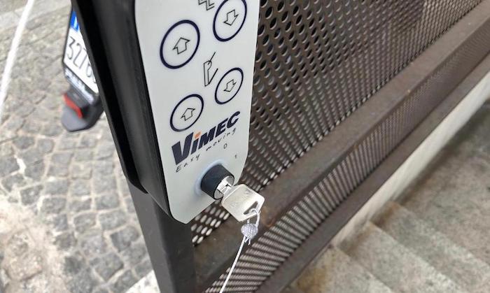 Domo: il servoscala del Movicentro ora può funzionare, telecamere contro gli atti vandalici 