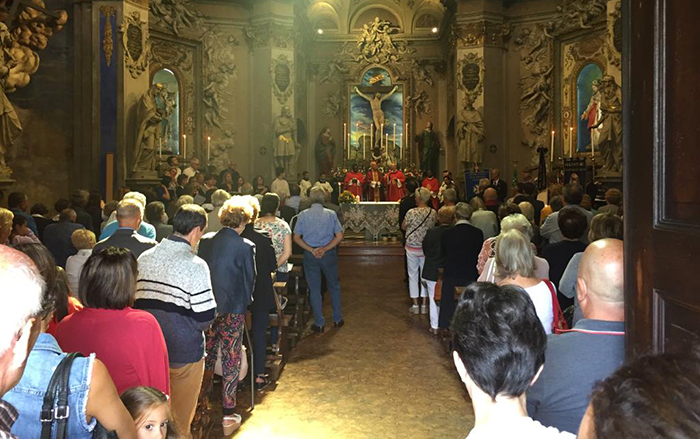 Pienone per la Festività di Santa Croce nel santuario del Sacro Monte Calvario domese
