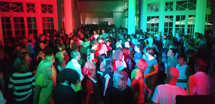 Serata "epica" al Rubino con gli anni '80 per la raccolta fondi per il Soccorso Alpino