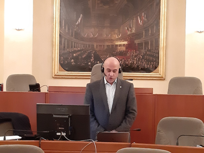 Anche la Regione Piemonte ha reso omaggio alle vittime del coronavirus: bandiere a mezz’asta e un minuto di silenzio
