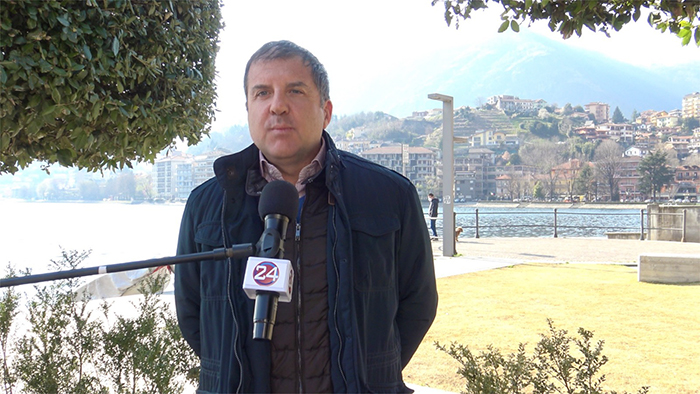 Come si stanno comportando gli omegnesi in quarantena? Diretta Facebook col drone e intervista al sindaco