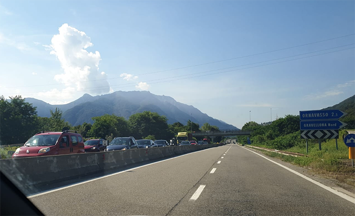 Incidente in superstrada, centauro in terra