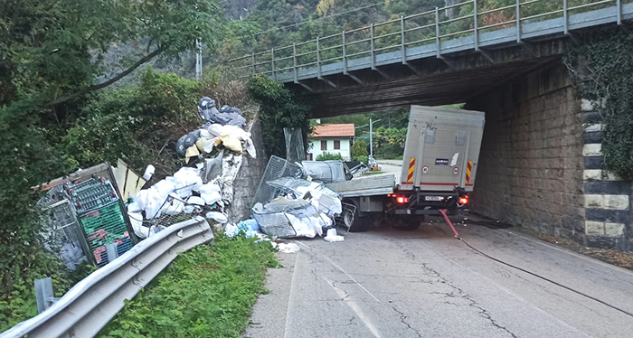 E' Carlo Lisa, 41 anni, di Casale Corte Cerro, l'autista morto a Mergozzo