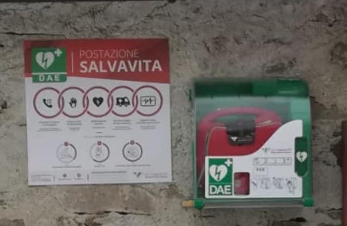 Valle Anzasca: installato il primo defibrillatore del progetto "Un DAE in ogni frazione"