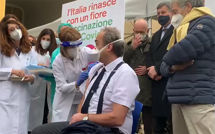 Somministrato il primo vaccino contro il Covid in Piemonte. Cirio: "La speranza riparte da qui"