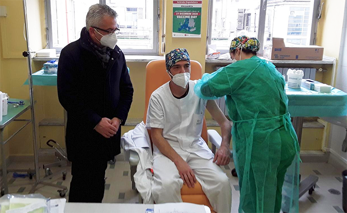 Il vaccino covid nel Vco: 1950 dosi destinate agli ospedali di Domodossola e Verbania e alle Rsa