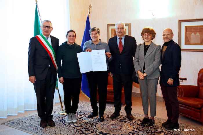 Il varzese Walter Bevilacqua rinunciò al trapianto di rene per favorire qualcuno più giovane, consegnata onorificenza alla memoria 