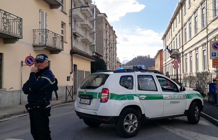 Principio d'incendio in una scuola, fiamme partite da una centralina elettrica