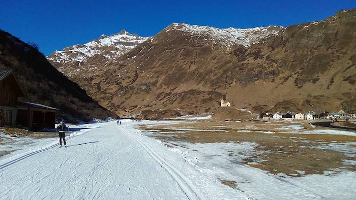 Formazza mette la neve in ghiacciaia, in autunno ricoprirà due chilometri di pista 