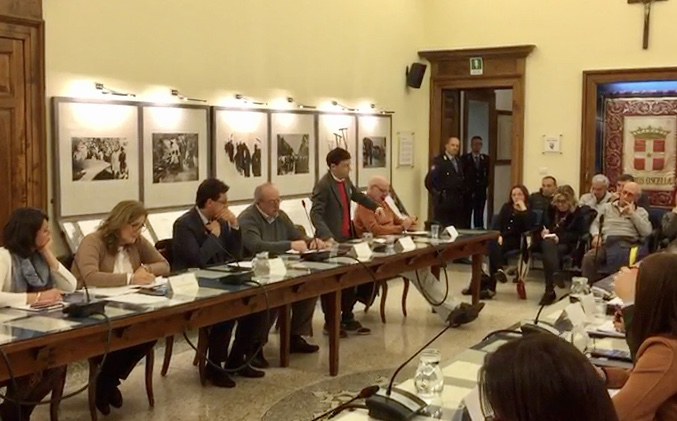   Il Pd domese contro Folino: "Si è svegliato dal sonno... le scuole rifatte con i soldi trovati da giunta Cattrini"