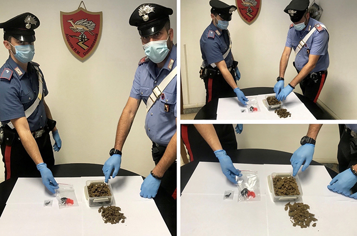 Pusher 26enne rientra a casa e trova i carabinieri sull’uscio. Denunciato per detenzione di stupefacenti
