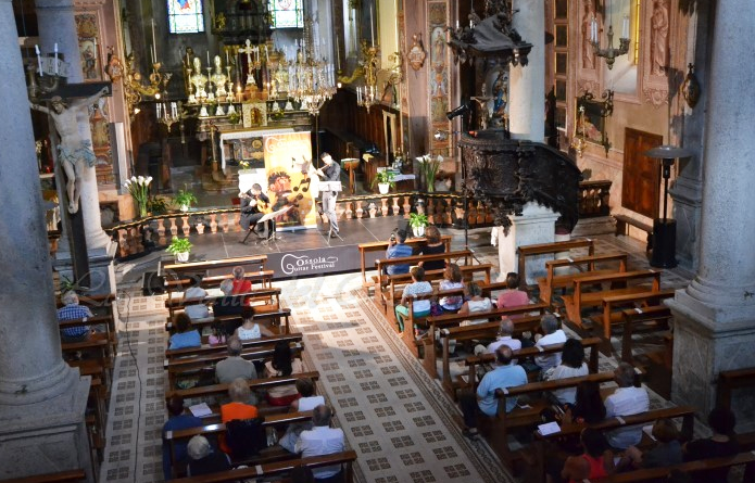 Doppia esibizione per il "Duo Libertango" a Ceppo Morelli per l'Ossola guitar festival. Foto