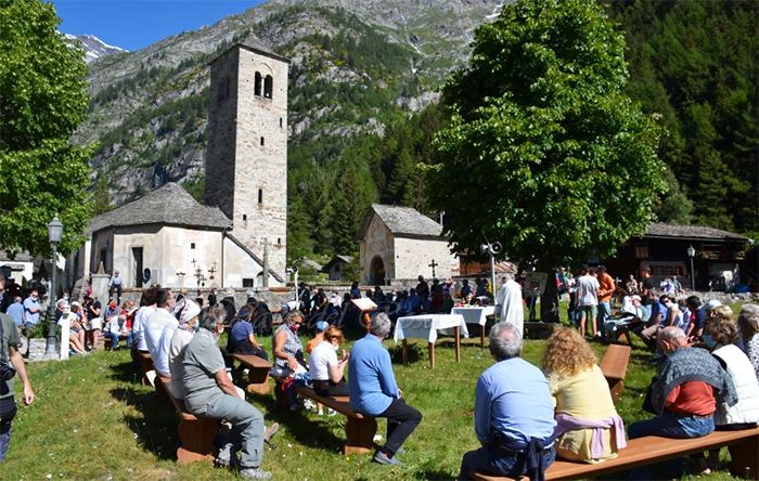 Macugnaga celebra san Bernardo, Santa Messa ed incanto delle offerte. Fotogallery