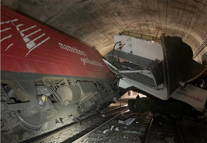 Scontro tra due treni in Vallese: diversi feriti, uno elitrasportato a Sion, altri in ambulanza a Visp
