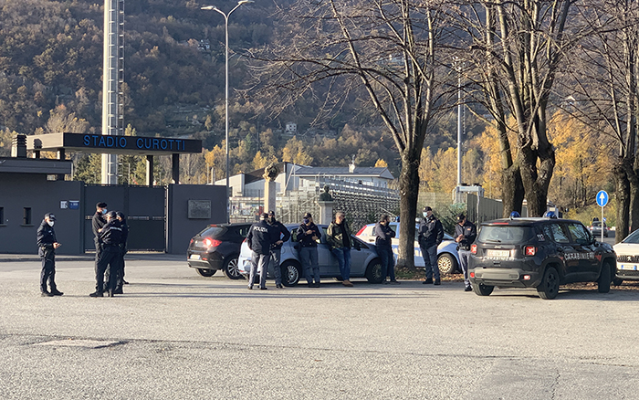 Presidio delle forze dell'ordine allo stadio Curotti dove era programmata una "marcia degli sportivi" contro la zona rossa