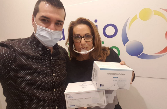 Il Cantante della Solidarietà dona mascherine chirurgiche ai bambini ragazzi Autistici del Vco