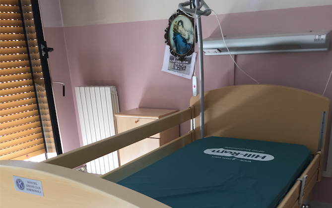 Raccolgono 3500 euro come regali di matrimonio e li donano alle Case di riposo di Premosello e Domodossola