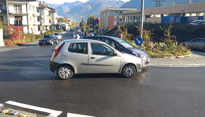 Incidente alla rotonda di Villa