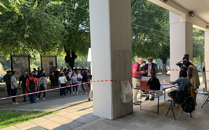Odissea nomine dei precari: clamorosi ritardi nella procedura. Si farà notte, e venerdì si ricomincia
