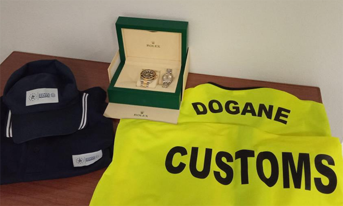Fermati in dogana con due Rolex non dichiarati. Sequestrati