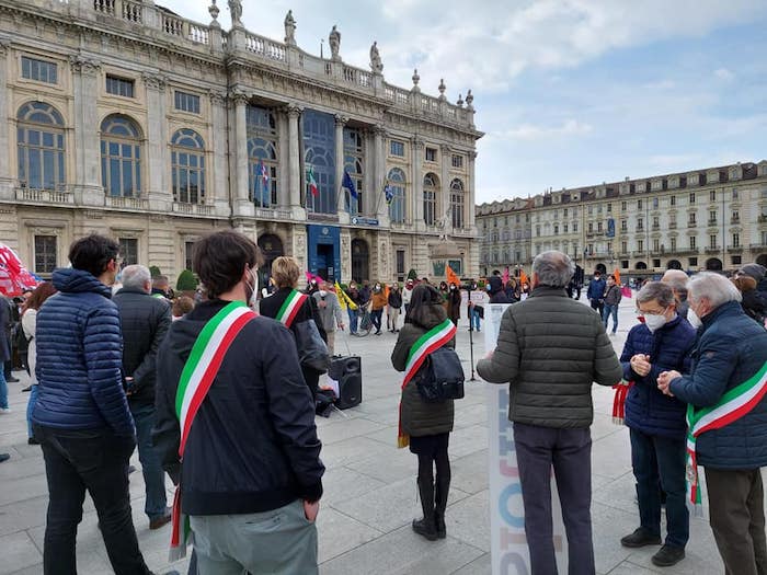 Modifiche alla legge contro il gioco d'azzardo: il PD in piazza a Torino 