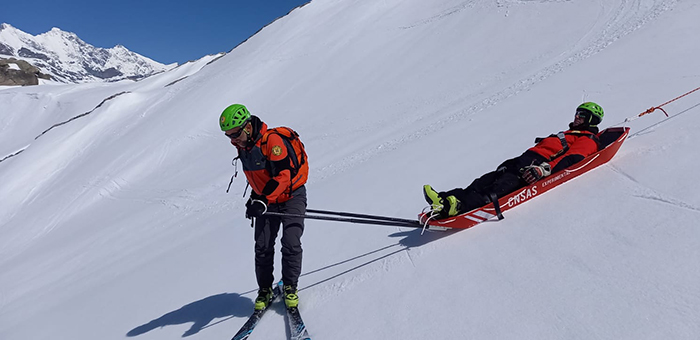 Esercitazione per intervento su valanga del Soccorso Alpino. Nuove barelle e sistemi di ricerca Recco ed Artva