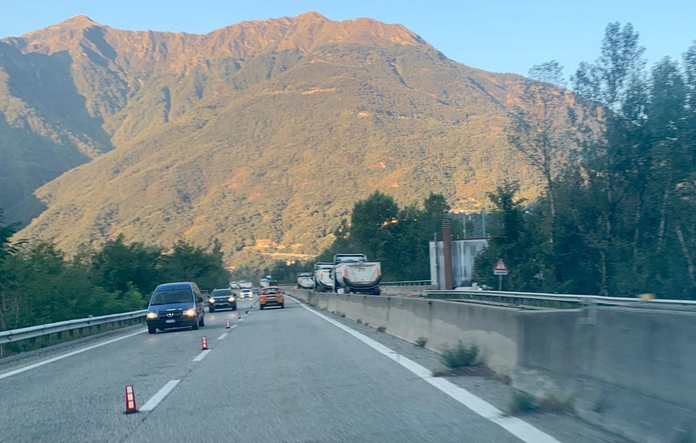 Per oltre un mese chiusa al traffico la carreggiata nord della superstrada SS 33 tra Pieve Vergonte e lo svincolo di Piedimulera