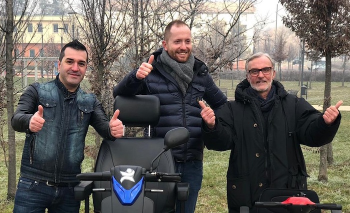 Una nuova campagna per il Cantante della Solidarietà: lo spot in onda sulle reti Mediaset