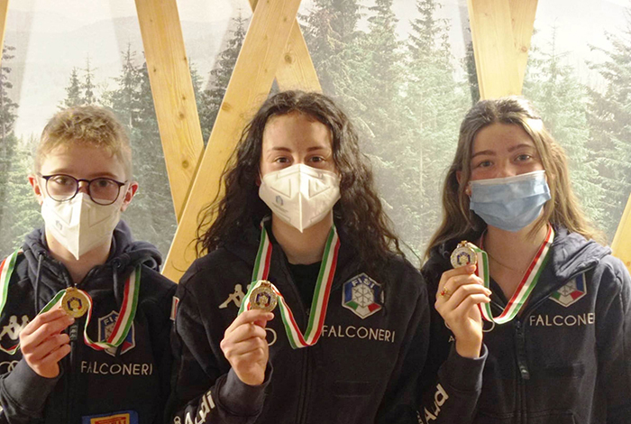 Trionfo di Camilla Comazzi: due volte campionessa italiana di salto con gli sci