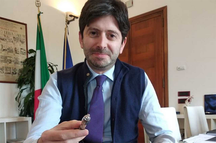 Il Ministro Speranza sullo stop allo sci: "Il Governo si impegna a compensare al più presto gli operatori del settore con adeguati ristori"