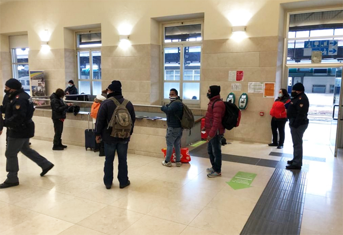 Turisti dalla Lombardia in treno a Domodossola "per fare un giro". 400 euro di multa 