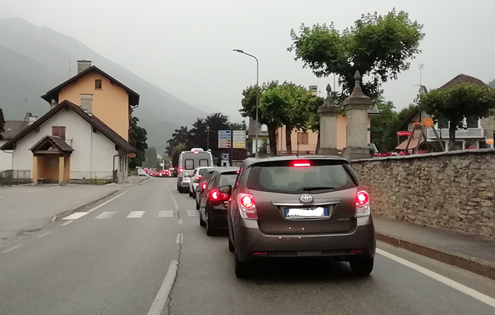 Lunghe code domenicali a Druogno per il semaforo del viadotto di Gagnone