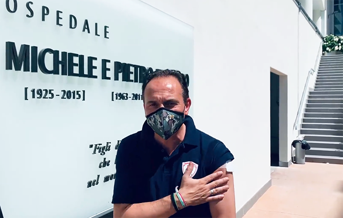 Il presidente Cirio vaccinato presso l’hub dell’ospedale di Verduno