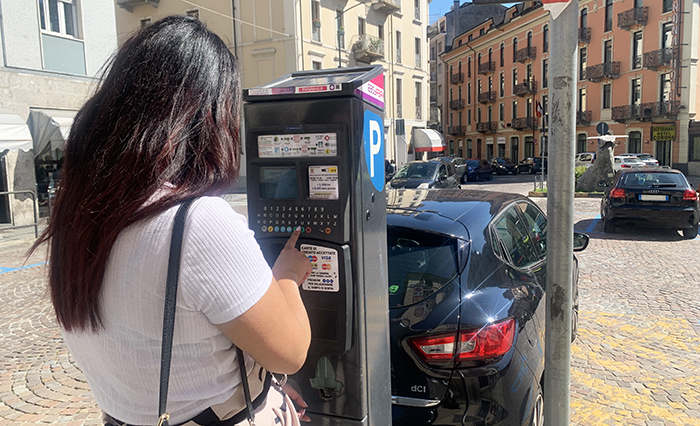 Domodossola: la sosta nei posteggi blu si paga con l'App "Telepass Pay"