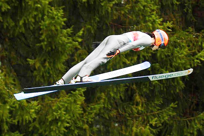Camilla Comazzi in allenamento a Tarvisio con la nazionale giovanile di salto e combinata nordica