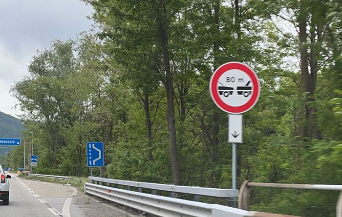 Fantastica Anas: sulla superstrada ossolana in 3 tratti ora bisognerà mantenere 80 metri dall'auto davanti. Multe da 87 euro e tre punti dalla patente