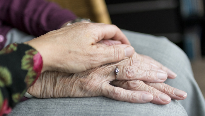 Truffe e furti agli anziani sempre più frequenti: legge regionale a sostegno delle vittime