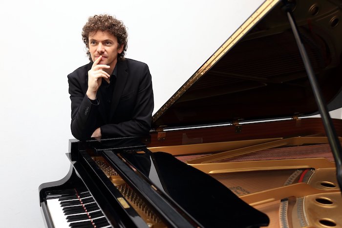 Sacro Monte Calvario: pubblico in sala per il prossimo concerto di Roberto Olzer