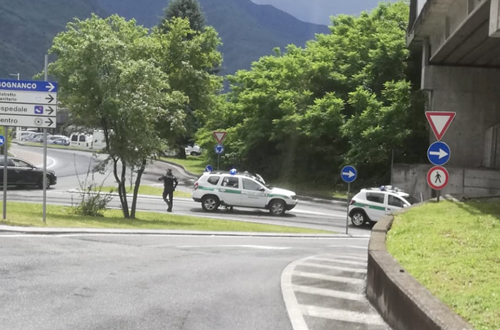 Niente scarico dell'acqua dopo il temporale. Sottopasso bloccato in Regione Nosere