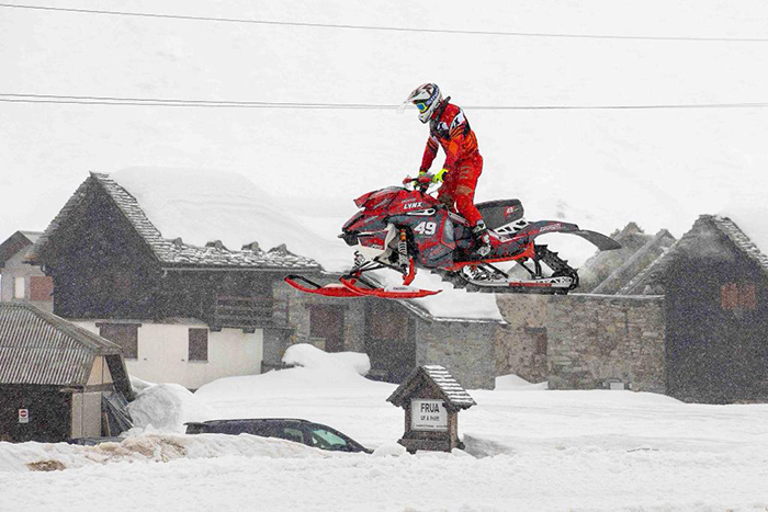 "Volano" le motoslitte a Formazza. Dopo le prove cronometrate domenica la gara. Spettacolare fotogallery