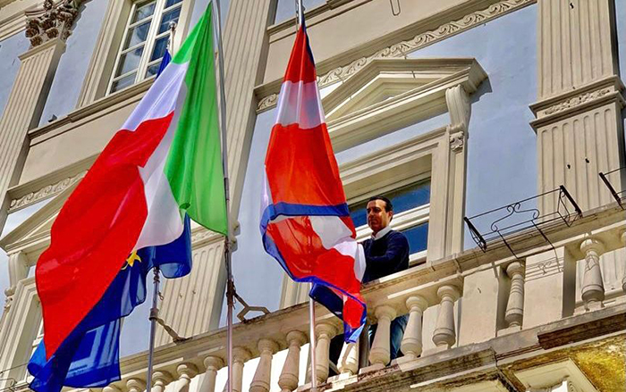 Lucio Pizzi commenta l'arrivo dell'inviata di "Striscia la Notizia" a Domodossola: "Striscia la politica...e il Gabibbo forse c'era già"