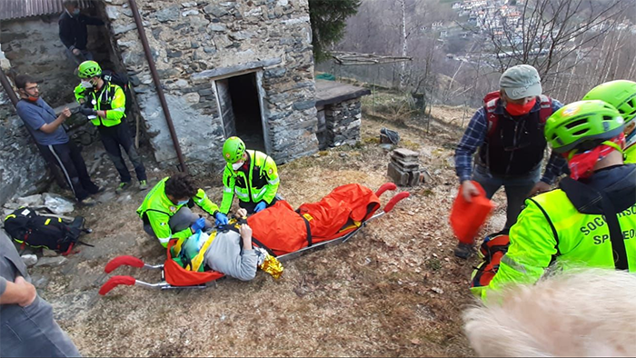 Dramma a Sanbughetto: cede il pavimento, 55enne caduto dal primo piano
