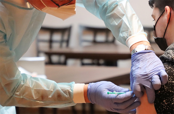 Da lunedì 15 marzo al via le prenotazioni per le vaccinazioni per gli over 70 in Valle Vigezzo