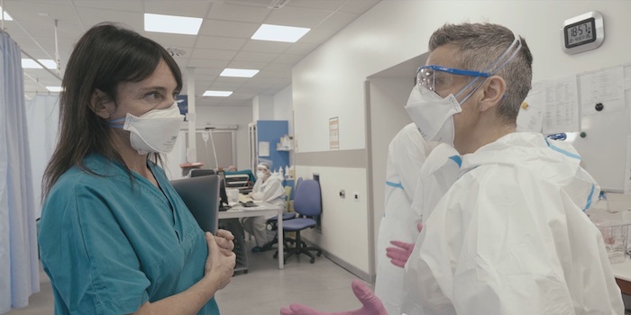 Io resto: il Covid visto dall'ospedale di Brescia. Il documentario al Maggiore 